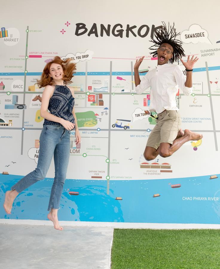 Liveitup Central By D Varee Bangkok Bagian luar foto