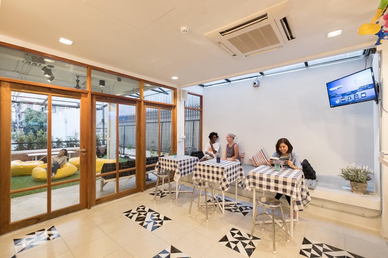 Liveitup Central By D Varee Bangkok Bagian luar foto